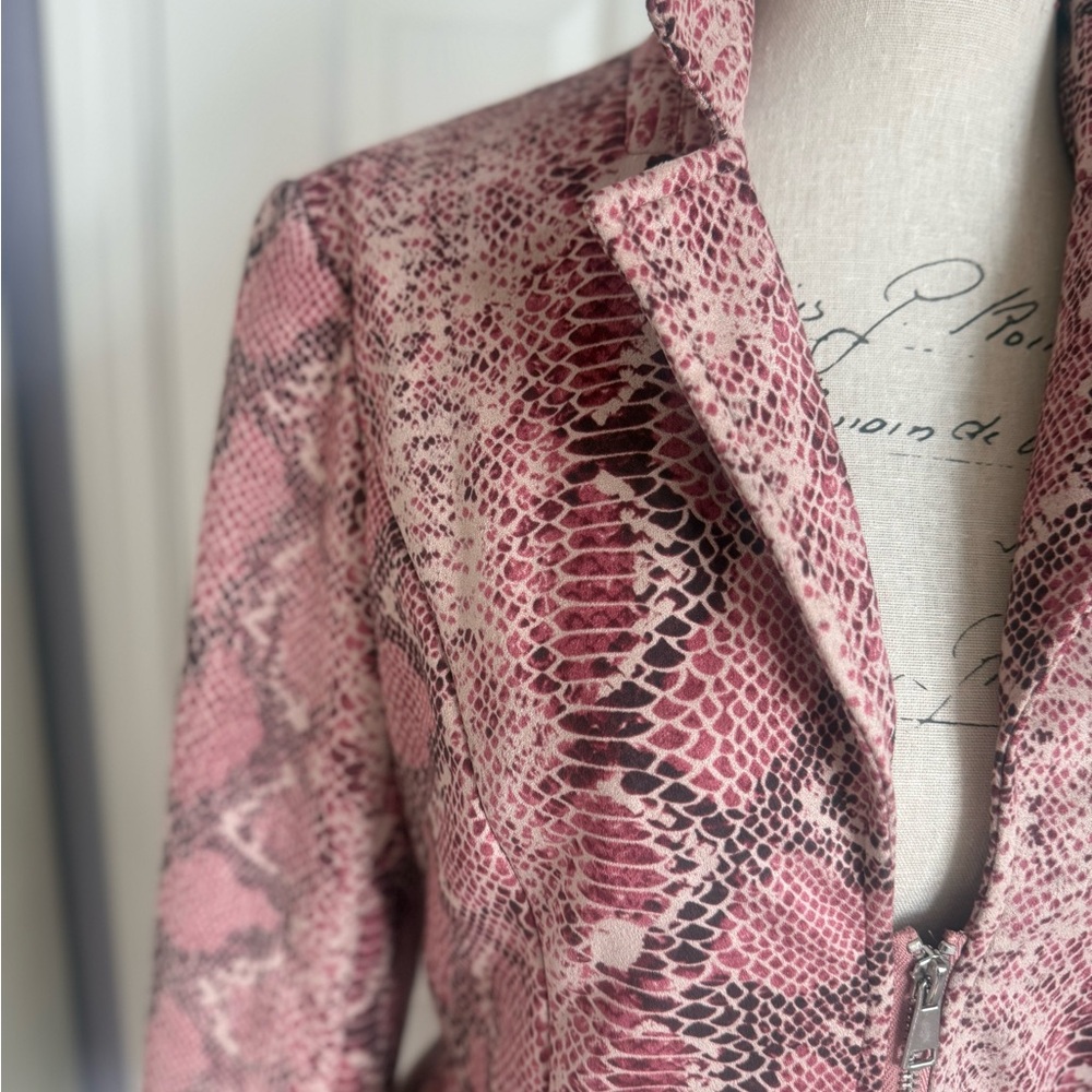 VENUS Pink and Black Snake Print Blazer - Picture 5 of 10